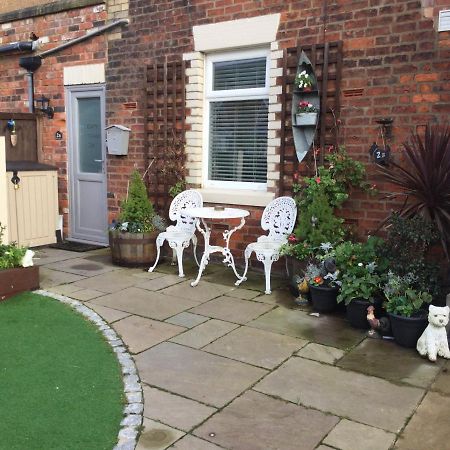 Leafy Lytham Central Lovely Ground Floor 1 Bedroom Apartment With Private Garden In Lytham Dog Friendly ليثام سانت أنيه المظهر الخارجي الصورة