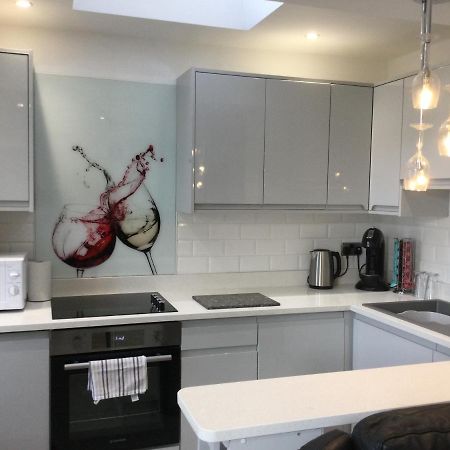 Leafy Lytham Central Lovely Ground Floor 1 Bedroom Apartment With Private Garden In Lytham Dog Friendly ليثام سانت أنيه المظهر الخارجي الصورة