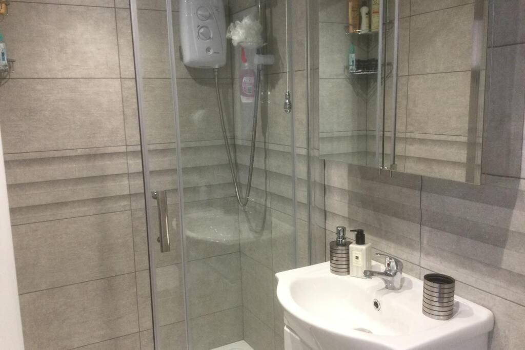 Leafy Lytham Central Lovely Ground Floor 1 Bedroom Apartment With Private Garden In Lytham Dog Friendly ليثام سانت أنيه المظهر الخارجي الصورة