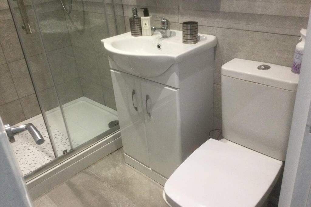 Leafy Lytham Central Lovely Ground Floor 1 Bedroom Apartment With Private Garden In Lytham Dog Friendly ليثام سانت أنيه المظهر الخارجي الصورة