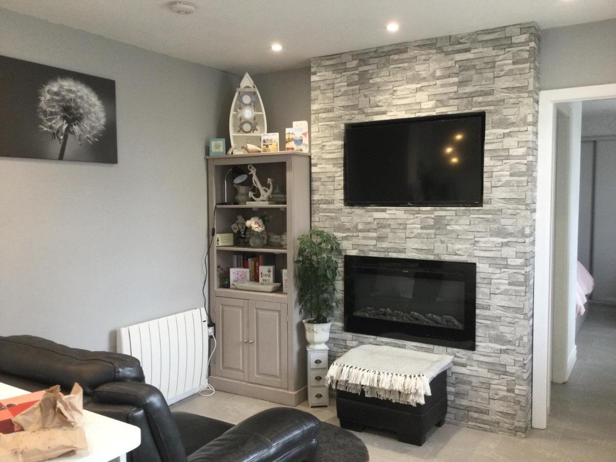 Leafy Lytham Central Lovely Ground Floor 1 Bedroom Apartment With Private Garden In Lytham Dog Friendly ليثام سانت أنيه المظهر الخارجي الصورة