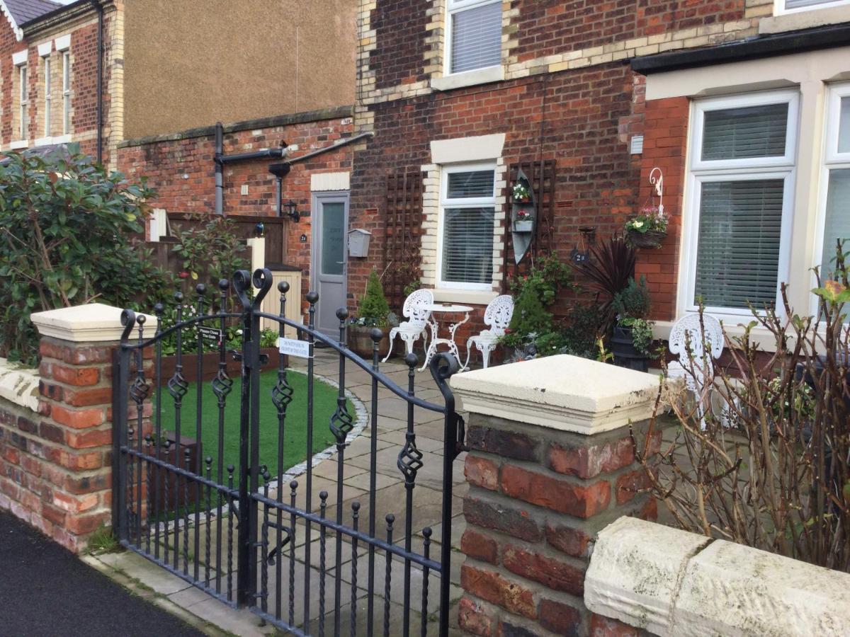 Leafy Lytham Central Lovely Ground Floor 1 Bedroom Apartment With Private Garden In Lytham Dog Friendly ليثام سانت أنيه المظهر الخارجي الصورة