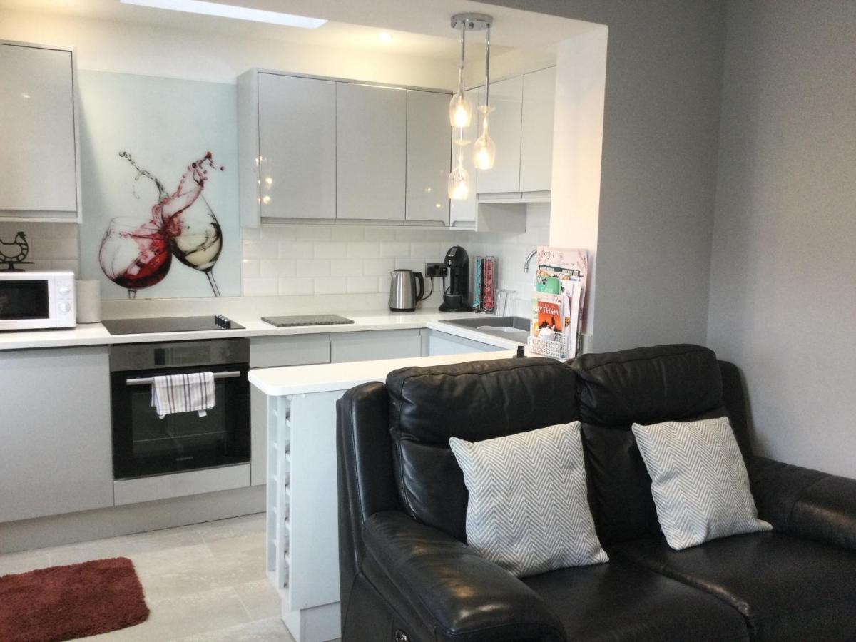 Leafy Lytham Central Lovely Ground Floor 1 Bedroom Apartment With Private Garden In Lytham Dog Friendly ليثام سانت أنيه المظهر الخارجي الصورة